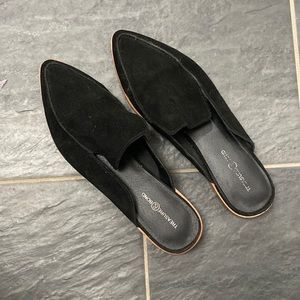 Treasure & Bond size 7 leather black. Minimal wear. In good shape